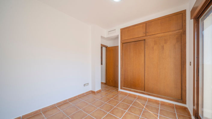 Image No.18-3 Bed Property for sale