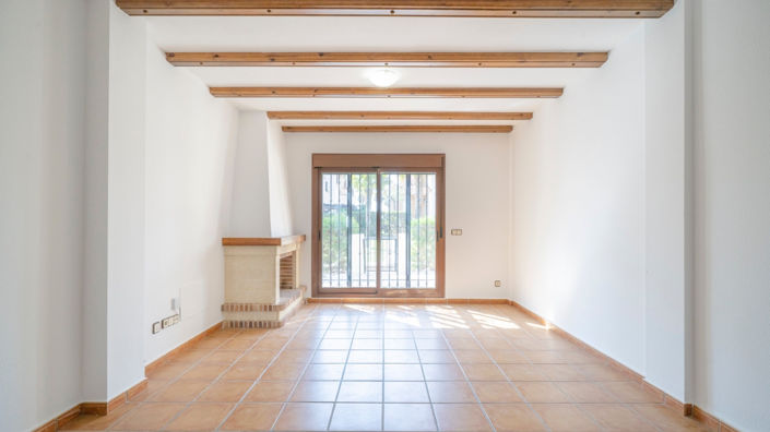 Image No.8-3 Bed Property for sale