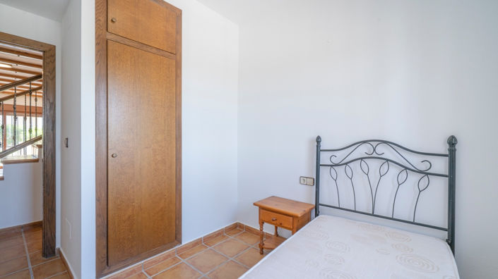 Image No.11-3 Bed Property for sale