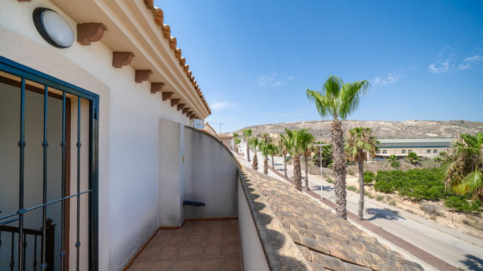 Image No.30-3 Bed Property for sale