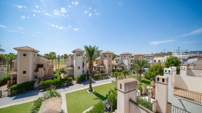 Image No.37-3 Bed Property for sale