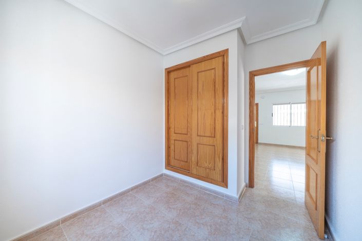 Image No.25-3 Bed Villa for sale