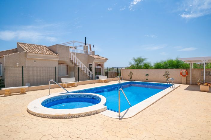 Image No.3-3 Bed Villa for sale