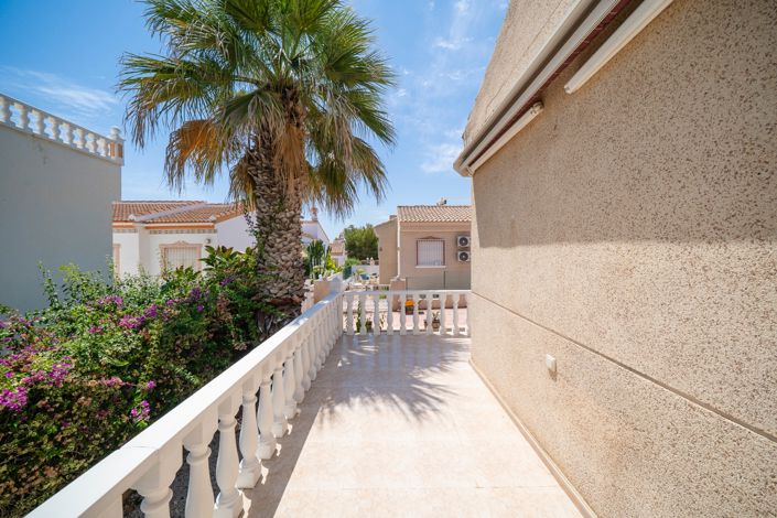 Image No.33-3 Bed Villa for sale