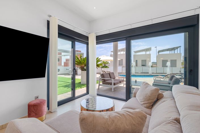 Image No.5-3 Bed Villa for sale