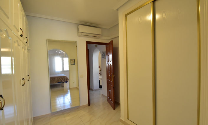 Image No.19-4 Bed Villa for sale