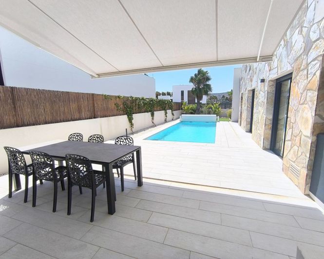 Image No.19-3 Bed Villa for sale