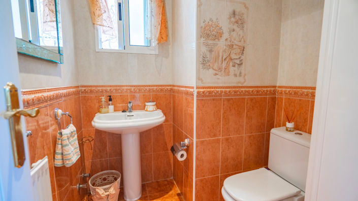 Image No.17-5 Bed Villa for sale