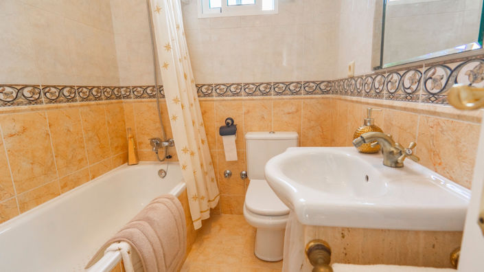 Image No.20-5 Bed Villa for sale