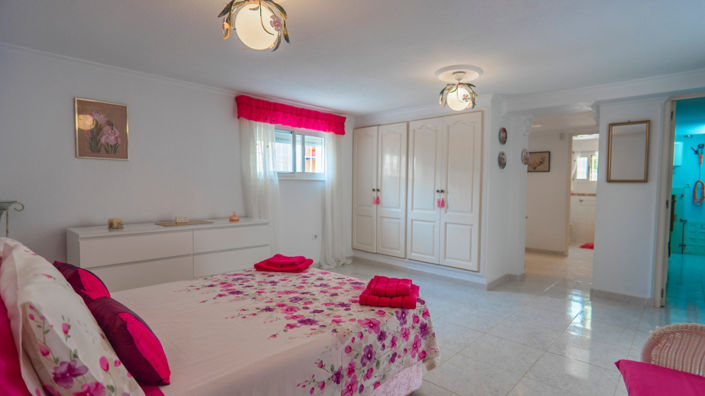 Image No.30-5 Bed Villa for sale