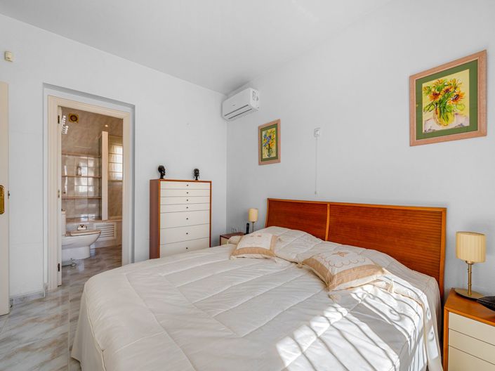 Image No.20-5 Bed Villa for sale