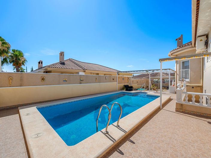 Image No.34-5 Bed Villa for sale