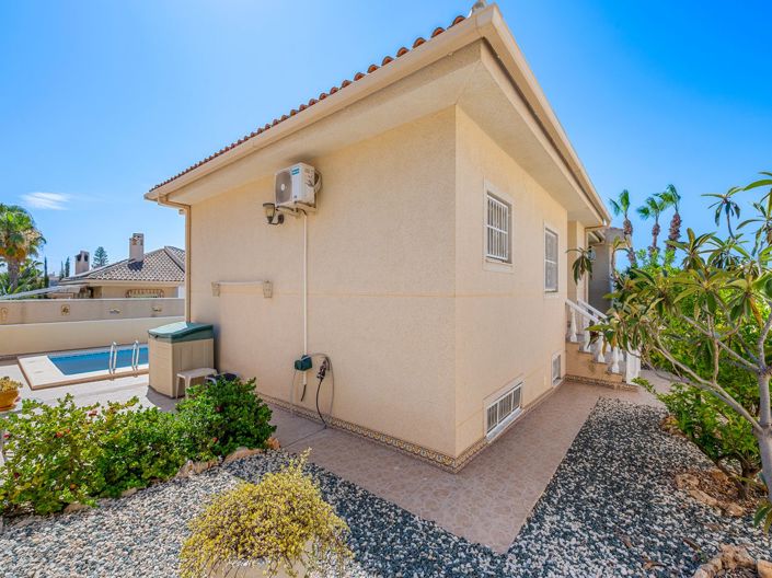 Image No.40-5 Bed Villa for sale