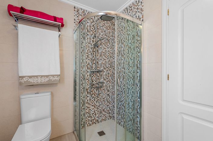 Image No.20-3 Bed Villa for sale