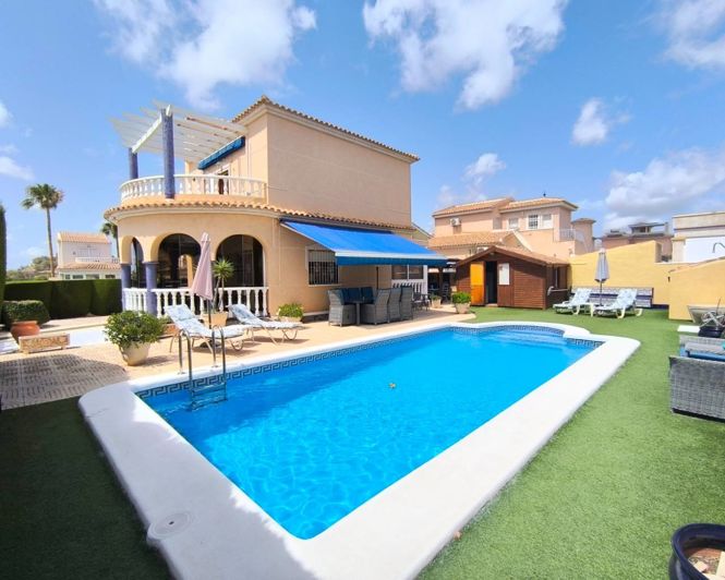 Image No.1-3 Bed Villa for sale