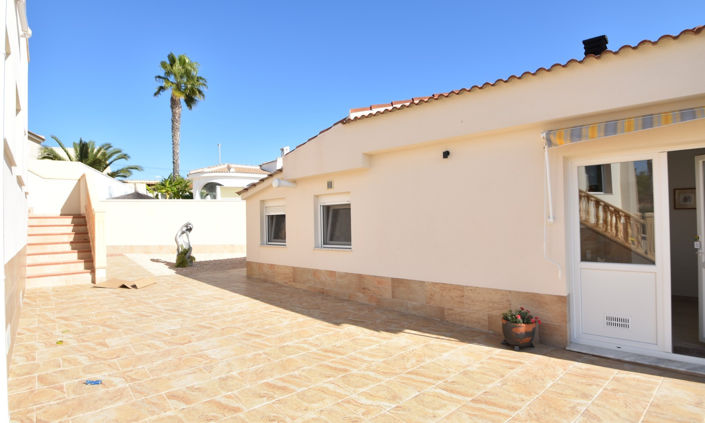 Image No.27-3 Bed Villa for sale