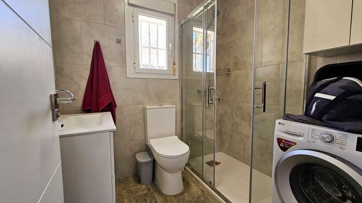 Image No.8-4 Bed Villa for sale