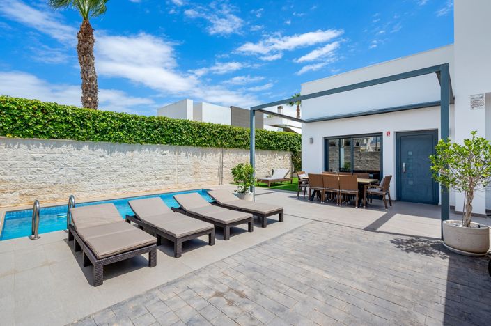 Image No.34-3 Bed Villa for sale