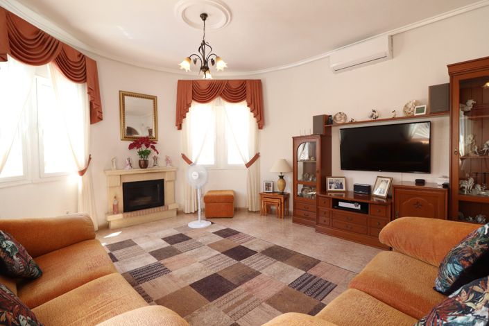 Image No.4-3 Bed Villa for sale