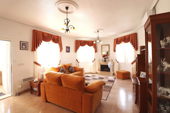 Image No.6-3 Bed Villa for sale