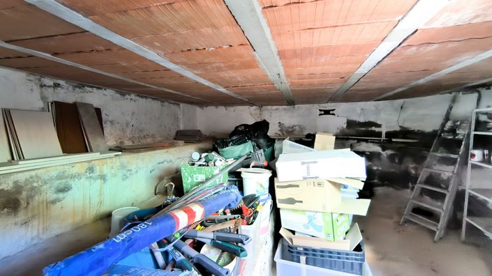 Image No.30-3 Bed Property for sale