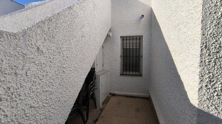 Image No.31-3 Bed Property for sale