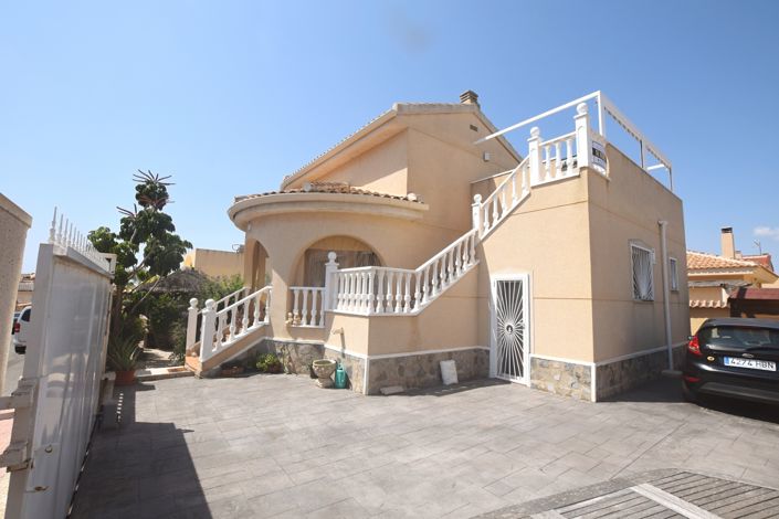 Image No.1-3 Bed Villa for sale