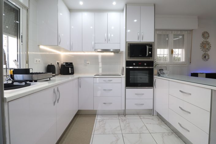 Image No.10-3 Bed Villa for sale