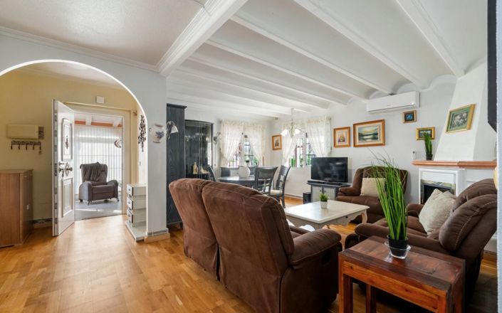 Image No.10-3 Bed Villa for sale