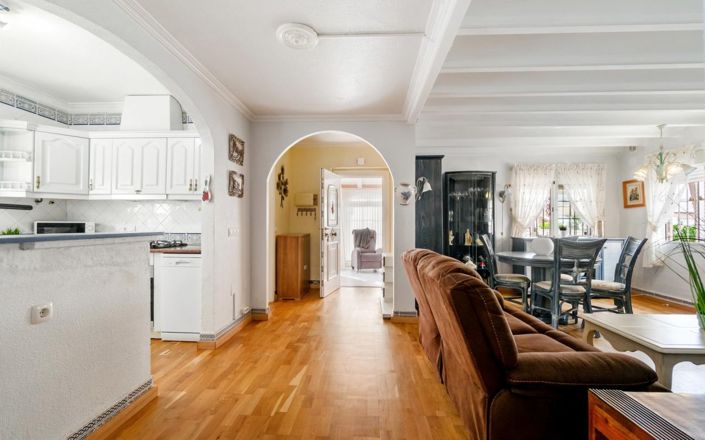 Image No.9-3 Bed Villa for sale