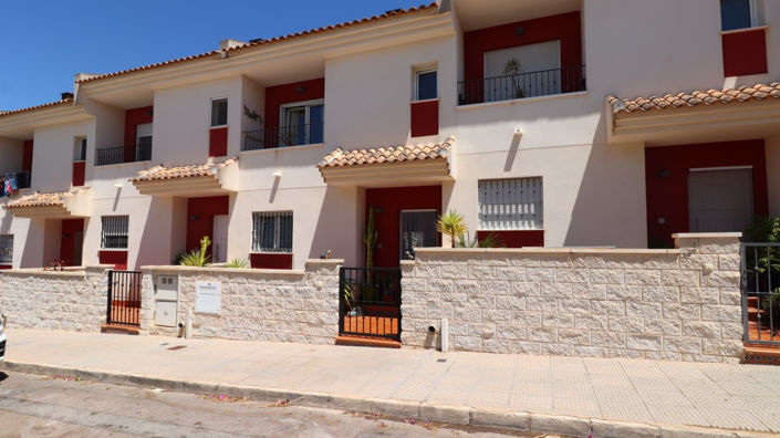 Image No.1-3 Bed Townhouse for sale