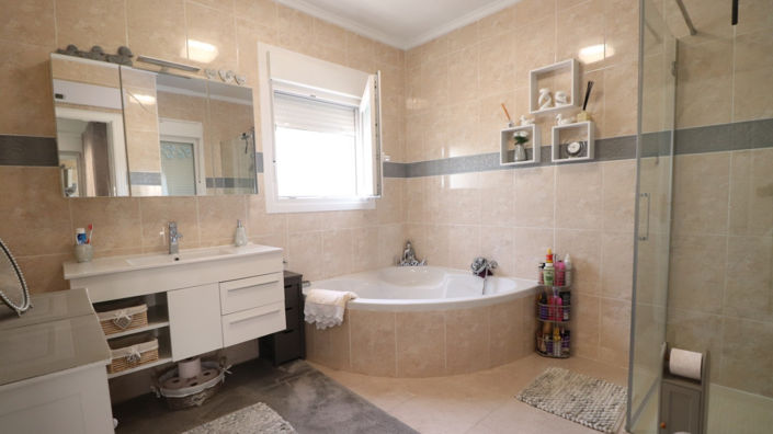 Image No.17-3 Bed Townhouse for sale