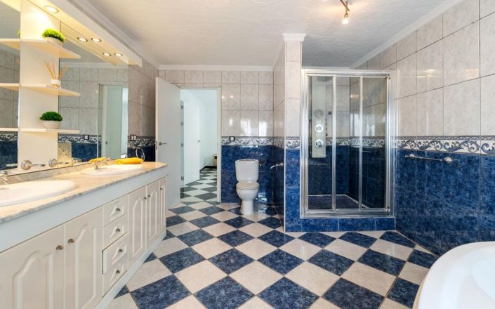 Image No.20-3 Bed Villa for sale