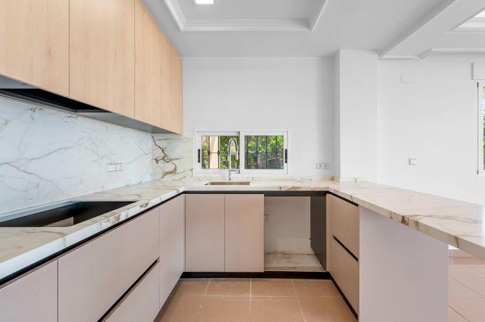 Image No.11-4 Bed Villa for sale