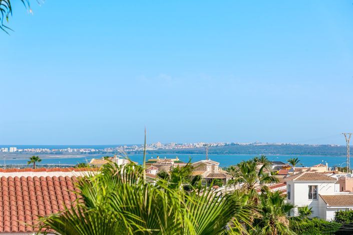 Image No.26-5 Bed Villa for sale