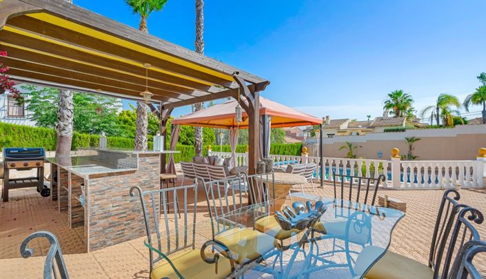 Image No.45-5 Bed Villa for sale