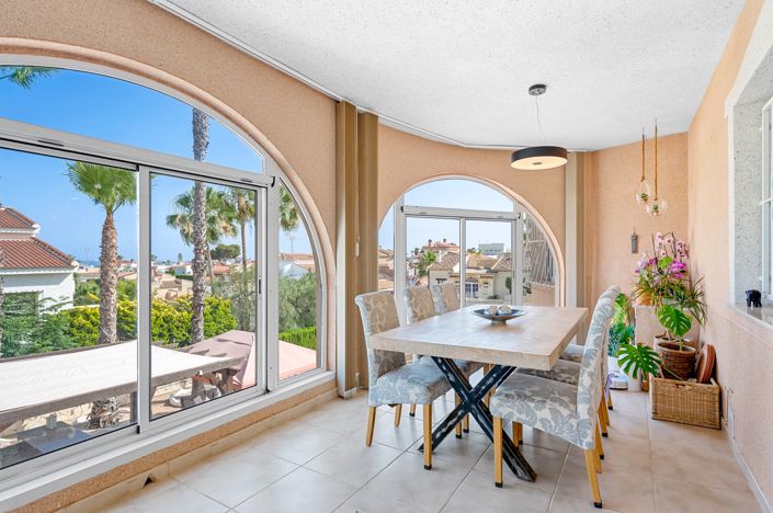 Image No.9-5 Bed Villa for sale