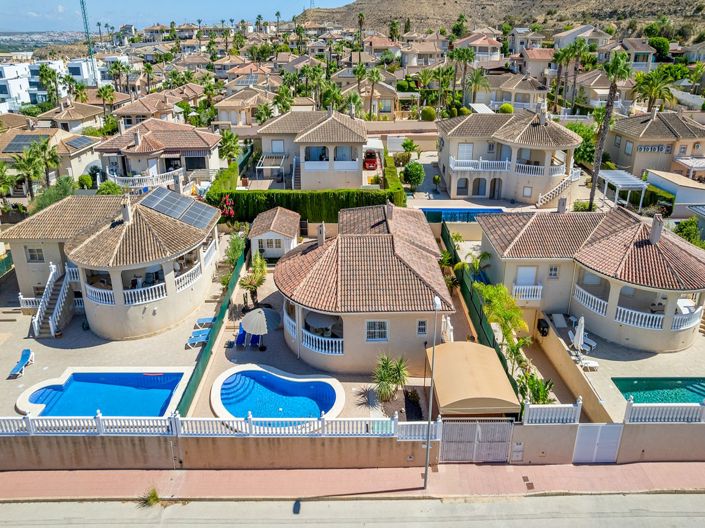 Image No.40-3 Bed Villa for sale