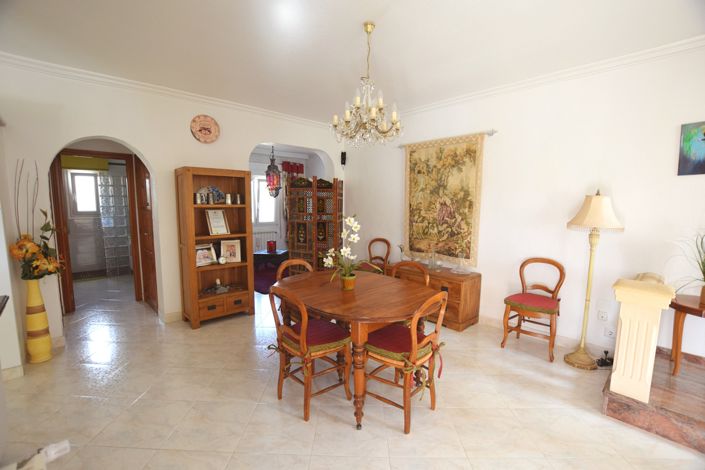 Image No.10-4 Bed Villa for sale