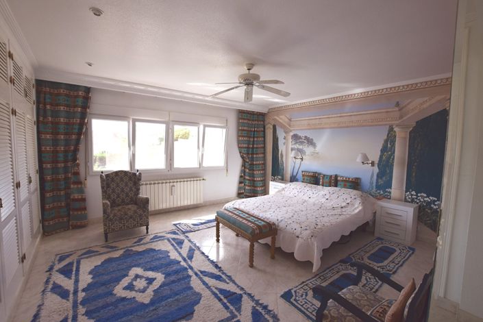 Image No.32-4 Bed Villa for sale