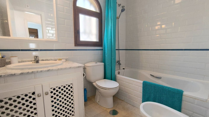 Image No.20-3 Bed Villa for sale