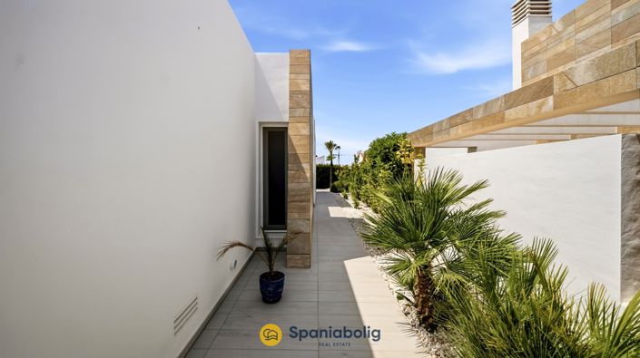 Image No.29-3 Bed Villa for sale