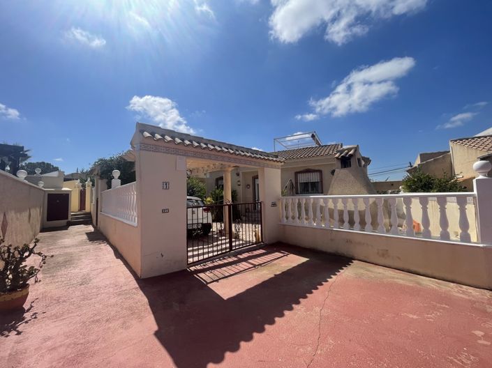 Image No.1-3 Bed Villa for sale