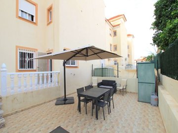 49112_wonderful_2_bed_ground_floor_apartment_with_great_outdoor_space_190825115246_img_5767