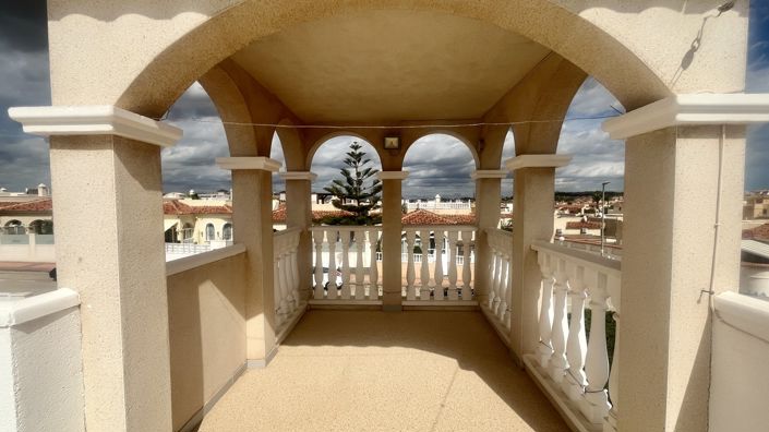 Image No.27-3 Bed Villa for sale