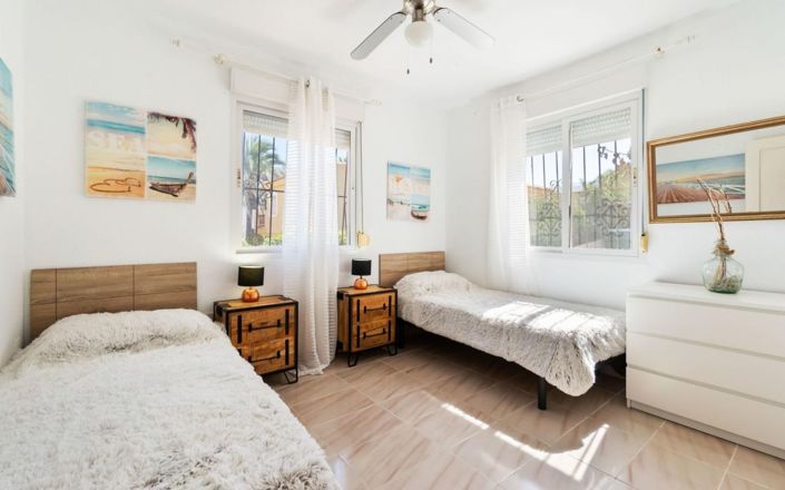 Image No.19-3 Bed Villa for sale