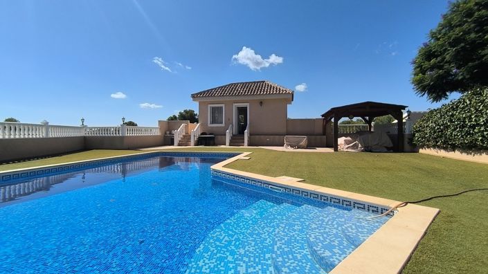 Image No.2-7 Bed Villa for sale