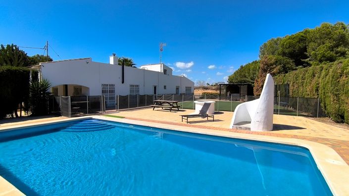 Image No.1-5 Bed Villa for sale