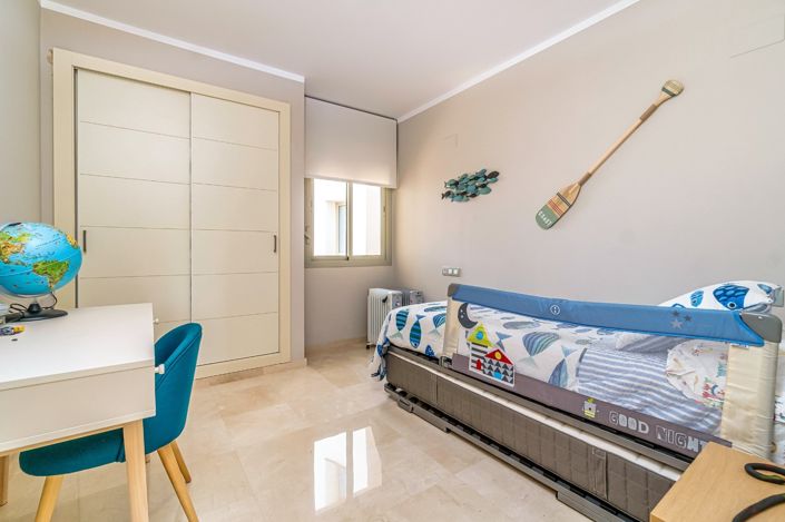 Image No.18-3 Bed Apartment for sale