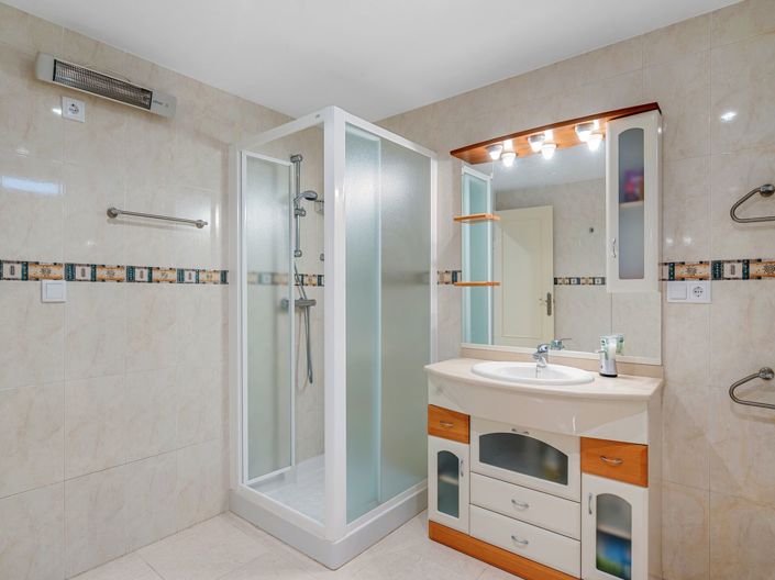 Image No.25-4 Bed Villa for sale